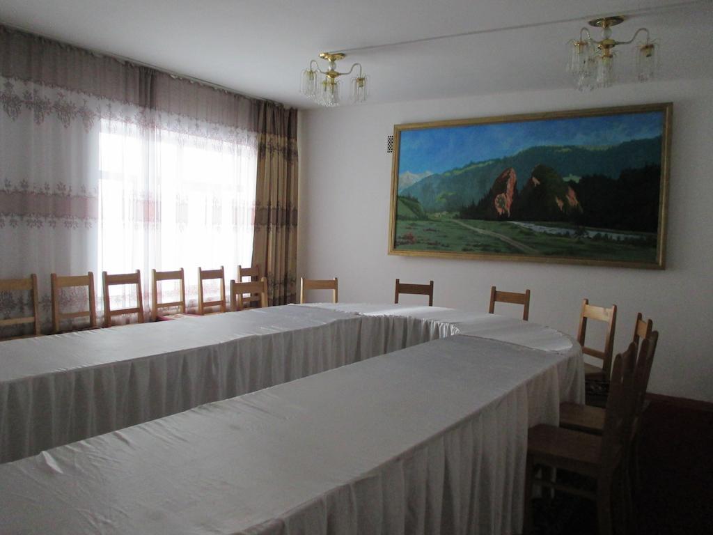 Otel Issyk-Kul Karakol Esterno foto