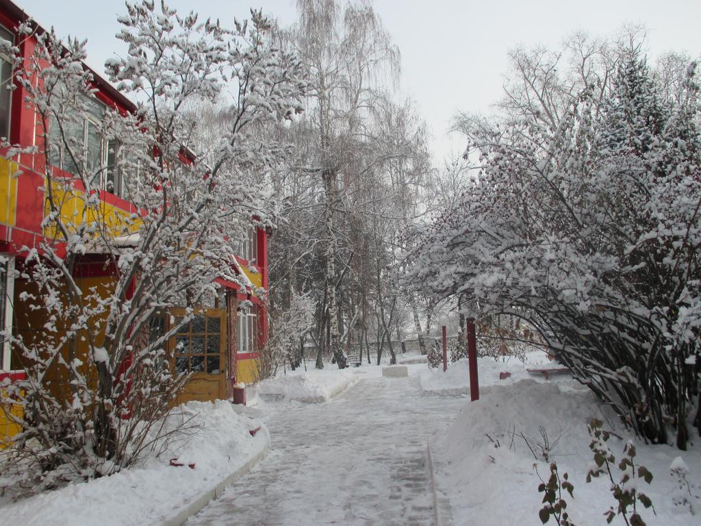 Otel Issyk-Kul Karakol Esterno foto