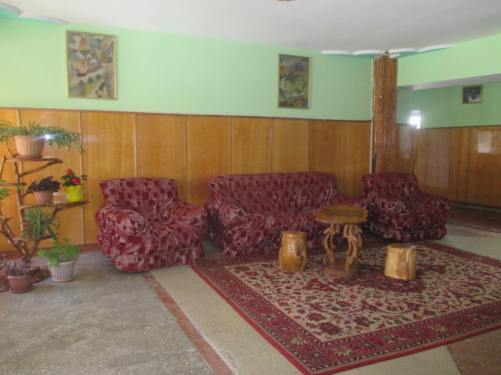 Otel Issyk-Kul Karakol Esterno foto
