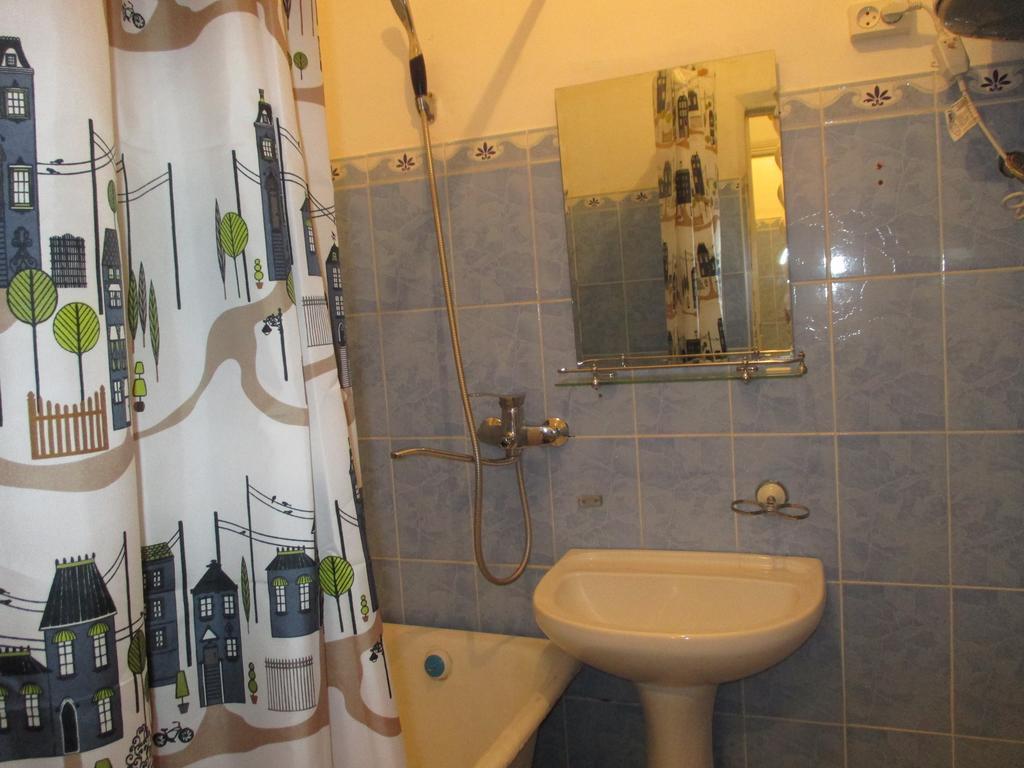 Otel Issyk-Kul Karakol Esterno foto