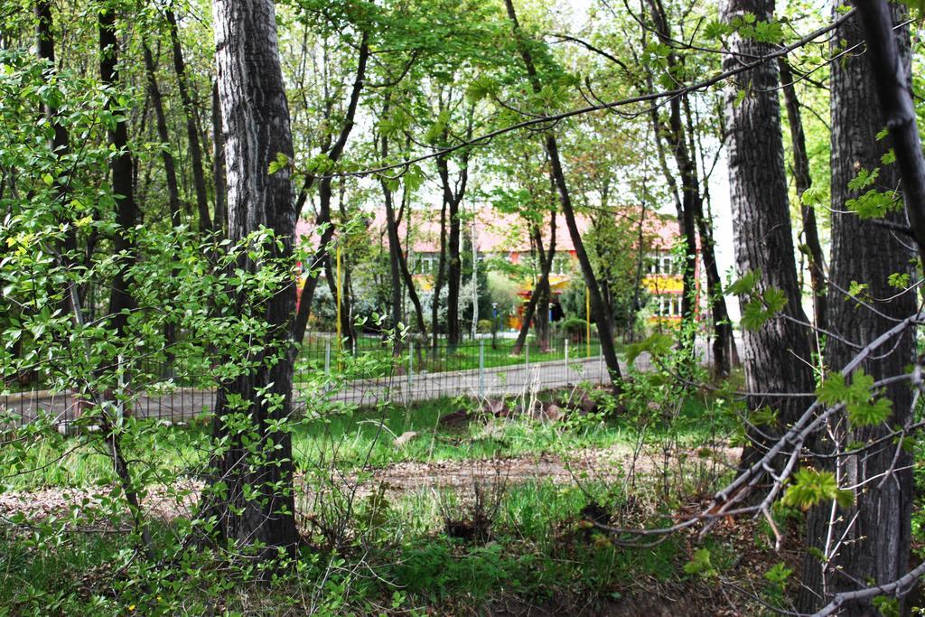 Otel Issyk-Kul Karakol Esterno foto