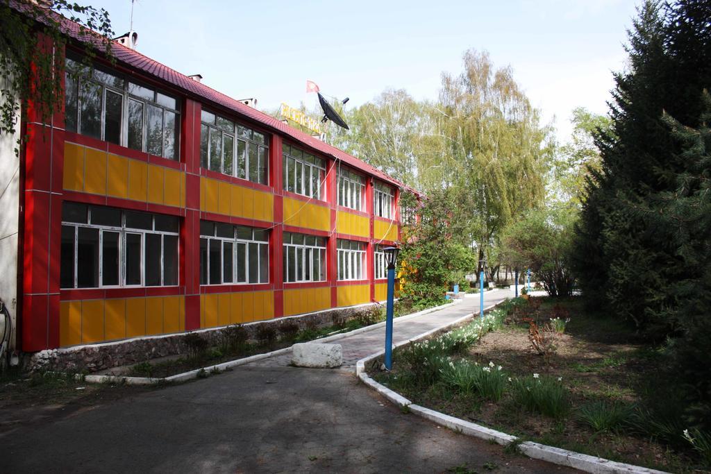 Otel Issyk-Kul Karakol Esterno foto