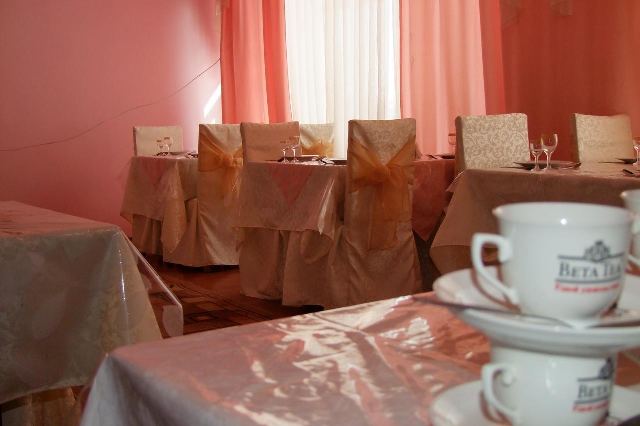 Otel Issyk-Kul Karakol Esterno foto