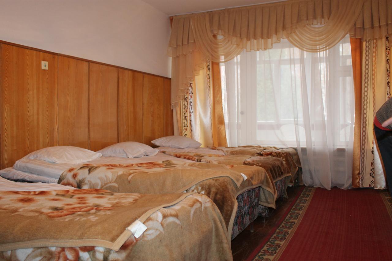 Otel Issyk-Kul Karakol Esterno foto
