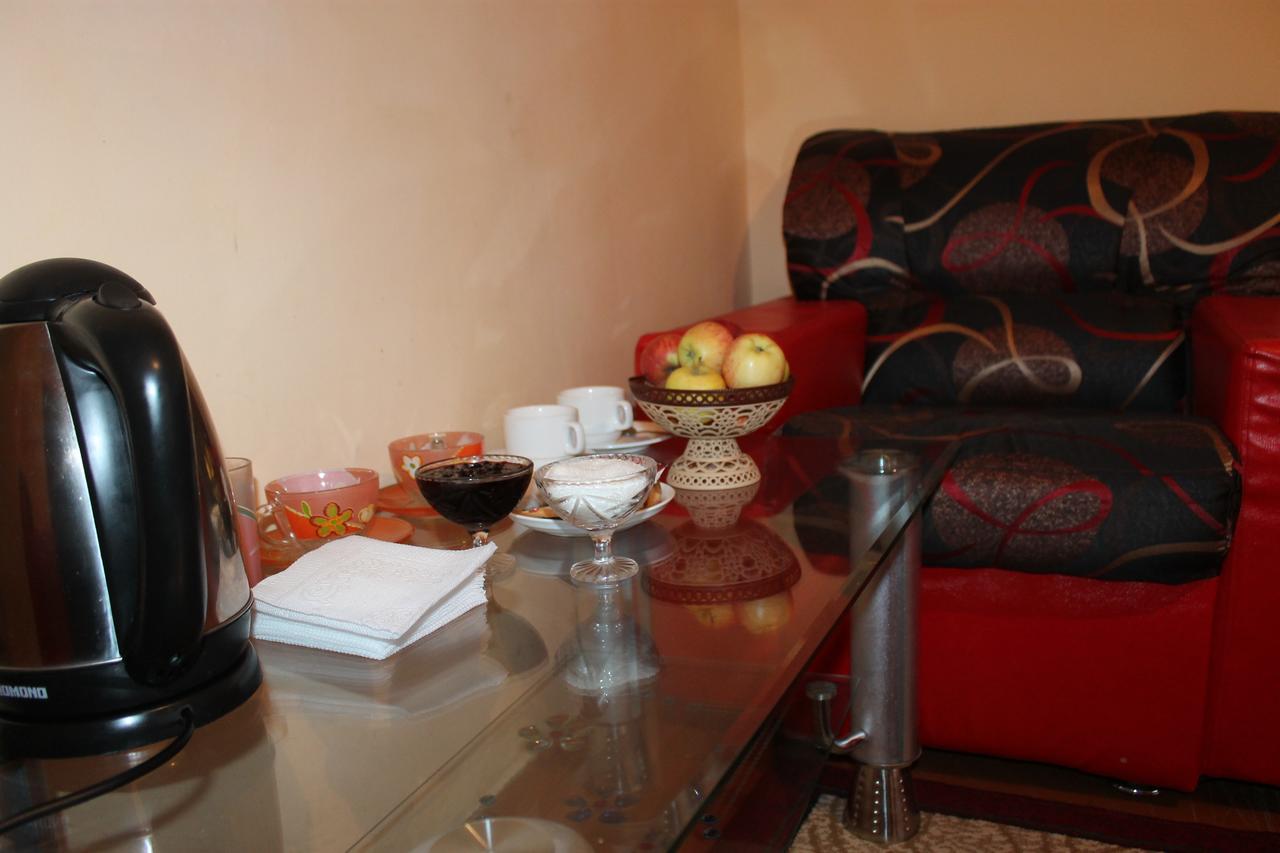 Otel Issyk-Kul Karakol Esterno foto