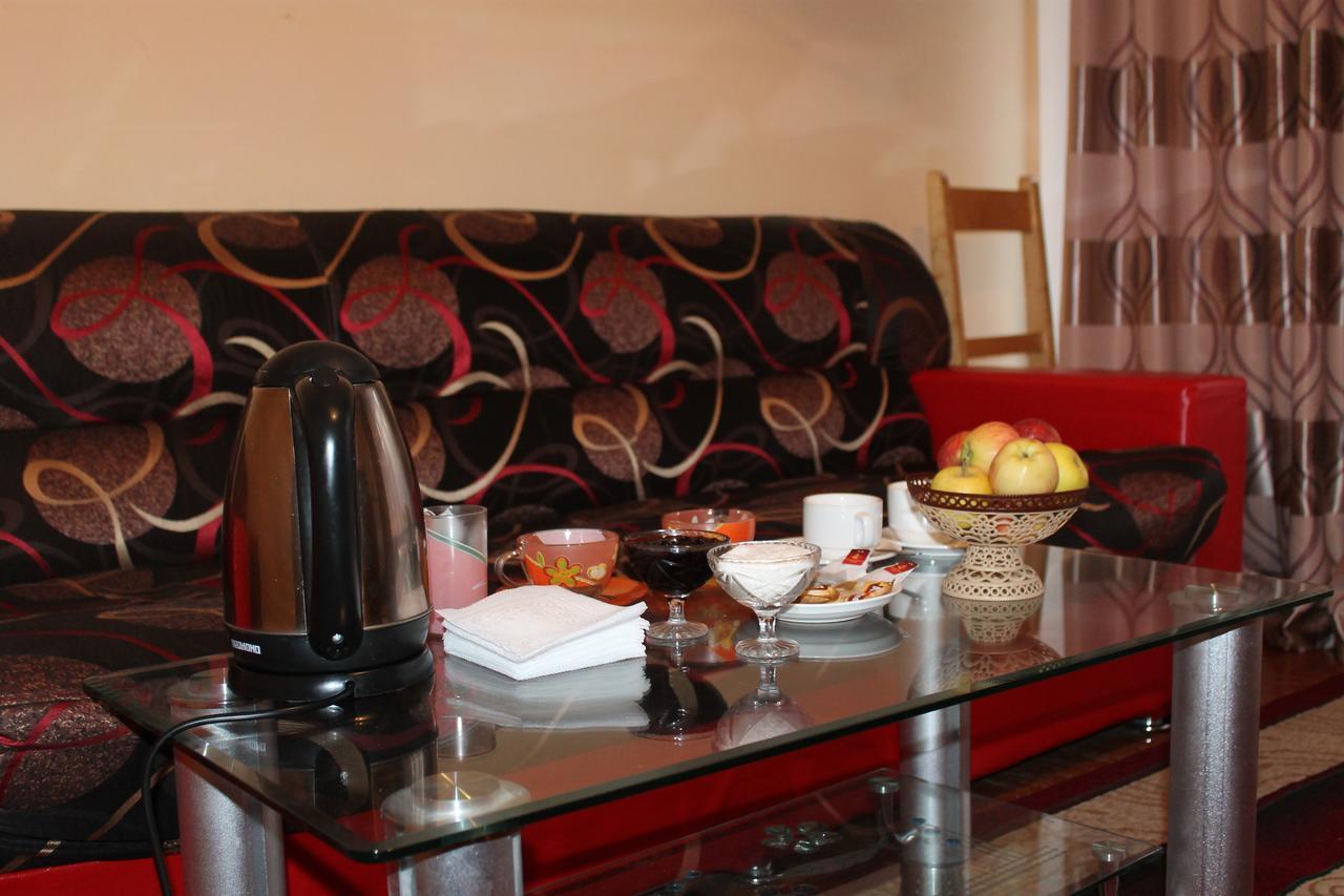 Otel Issyk-Kul Karakol Esterno foto