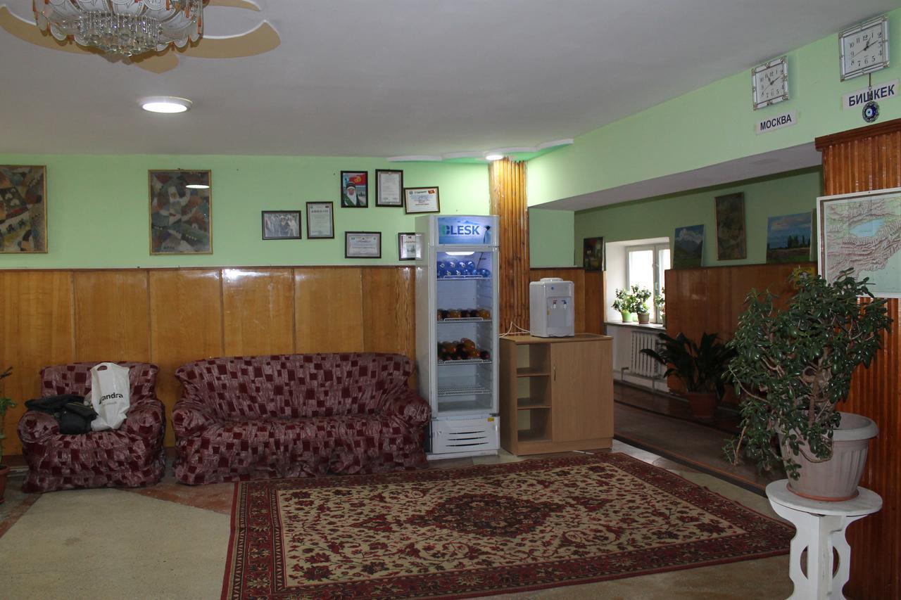 Otel Issyk-Kul Karakol Esterno foto
