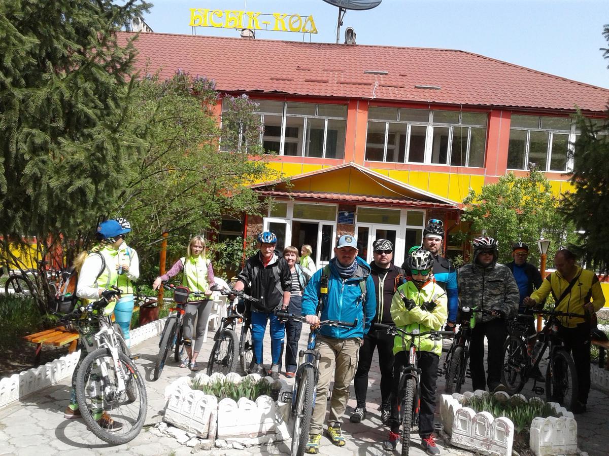 Otel Issyk-Kul Karakol Esterno foto